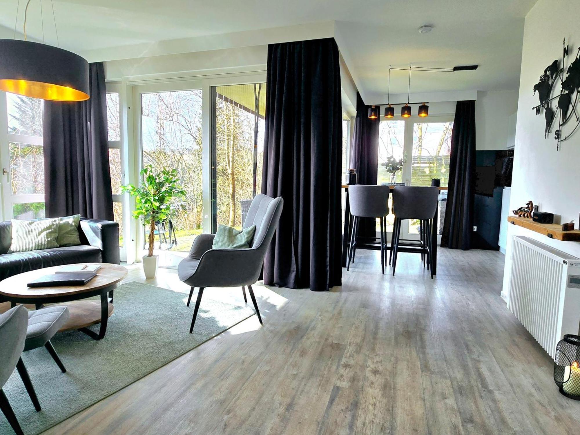 Ferienwohnung Fuchsbau Mit Kamin & Terrasse & Hunde Winterberg Luaran gambar